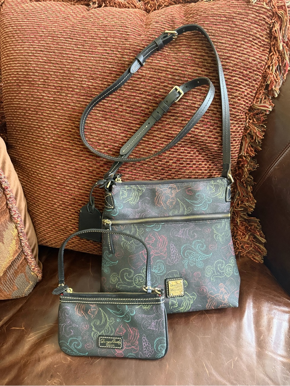 LMT 2014 Dooney & Bourke EPCOT Food & Wine Festival Crossbody w/Wristlet